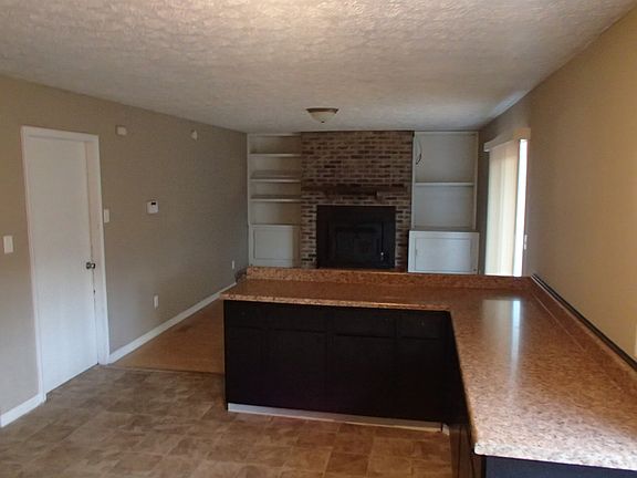 5th image of 905 Moss Oak Ct