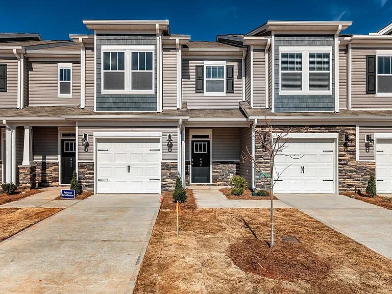 437 Yellow Fox Rd — Photo 1