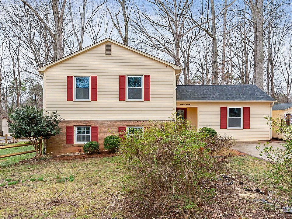 1st image of 4608 Oakwood Cir