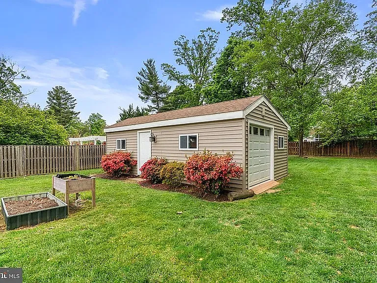 404 Forest Ln — Photo 19