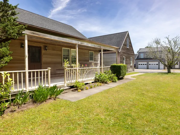 11 Pine Crest Dr, Nantucket, MA 02554