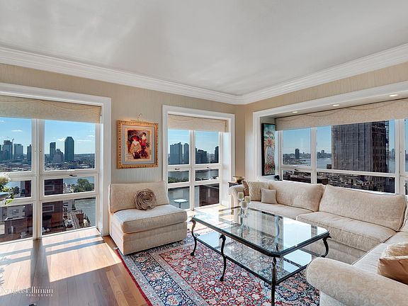 3rd image of 415-423 E 54th St APT 24G