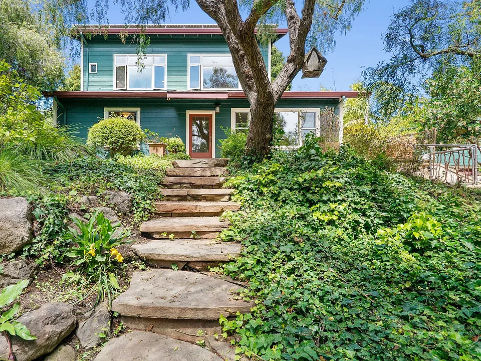 3085 Mar Vista Dr