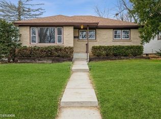 904 Countryside Hwy, Mundelein, IL