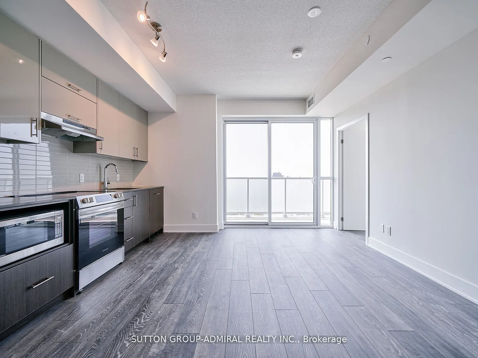 2 bed, $2,800 — Photo 3