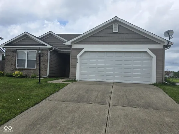 616 Rocky Meadow Dr, Greenwood, IN 46143