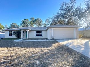 2212 W Kenmore Dr, Citrus Springs, FL 34434