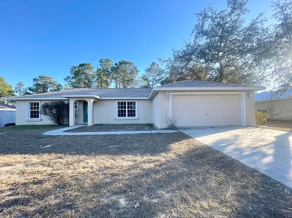 2212 W Kenmore Dr, Citrus Springs, FL 34434