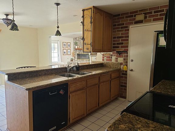 5th image of 641 Barrington Ct
