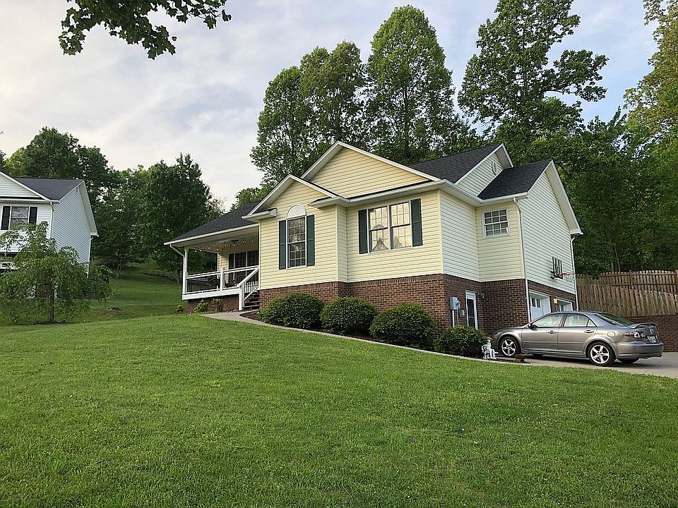 2nd image of 166 Nicole Dr