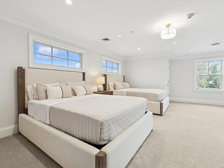 3 Sunset Ave — Photo 32