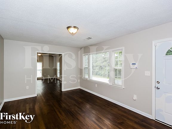 5th image of 1367 Blanche Dr SE