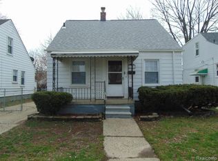18556 Elkhart St, Harper Woods, MI