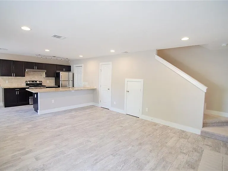 11901 Alpheus Ave #D — Photo 13