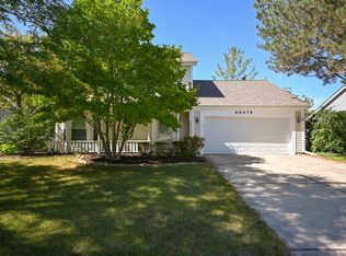 0N470 Winfield Scott Dr, Winfield, IL 60190