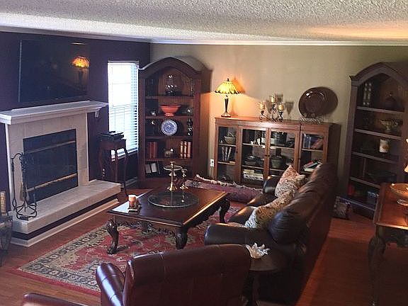 5th image of 208 Eagles Chase Dr