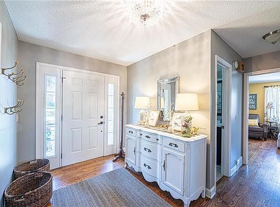 2nd image of 3603 E Colony Sq