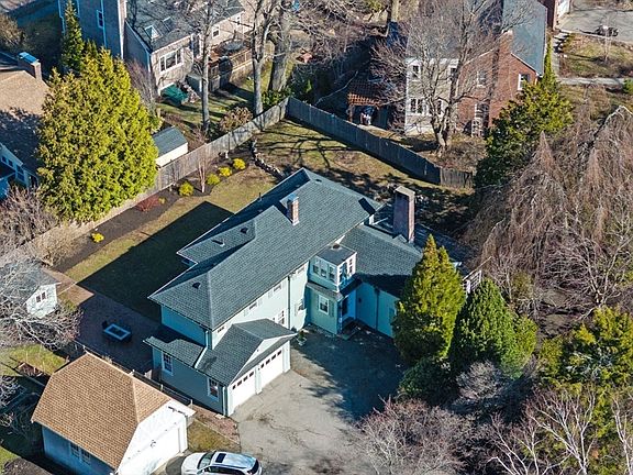 2nd image of 440 Puritan Rd