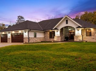 150 Patriot Ct, Slinger, WI 53086