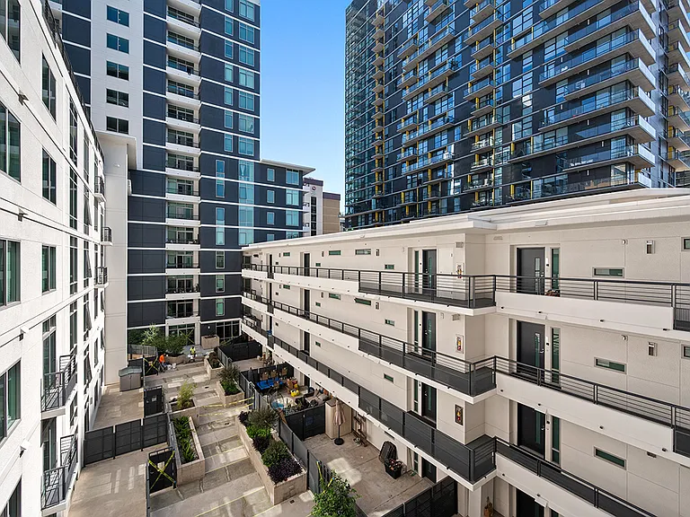 425 W Beech St #535 — Photo 15