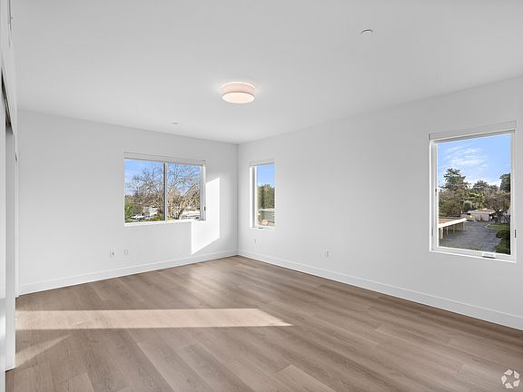 3rd image of 3422 El Camino Real #419