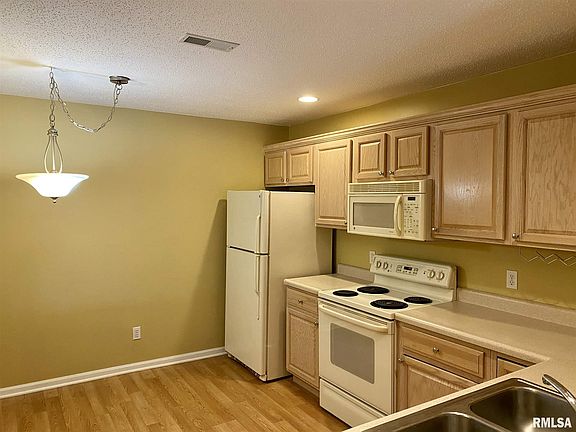 4th image of 4541 N Thornhill Dr