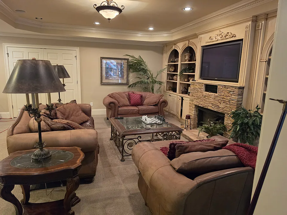 2525 Creek Tree Ln #1
