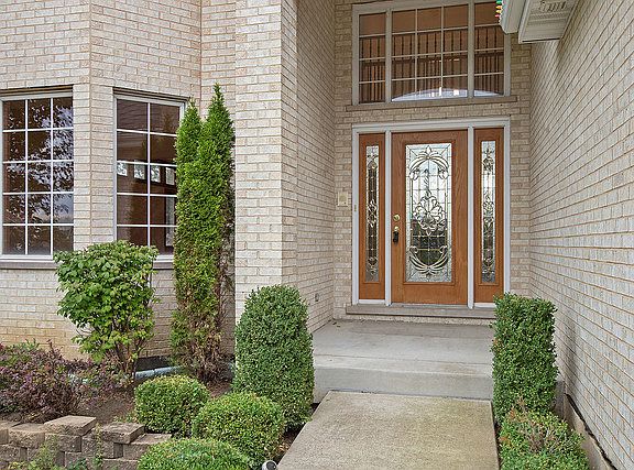 3rd image of 14055 Churchill Dr