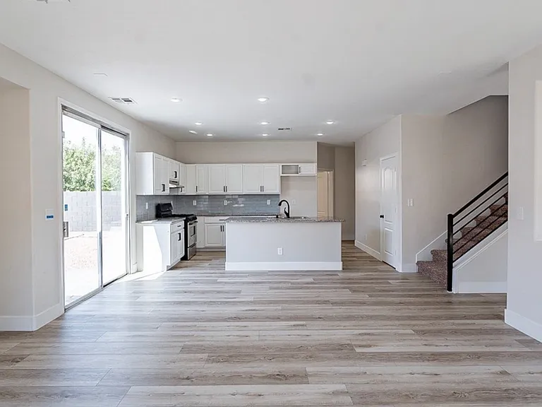 8487 Cobble Village Ct — Photo 4