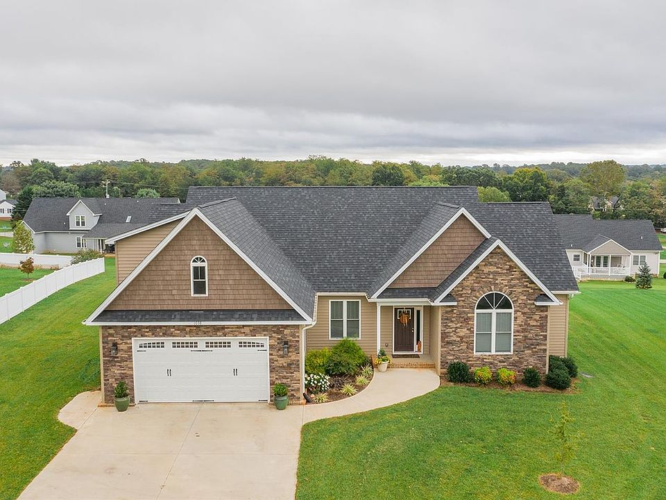1st image of 1038 Willow Valley Ln