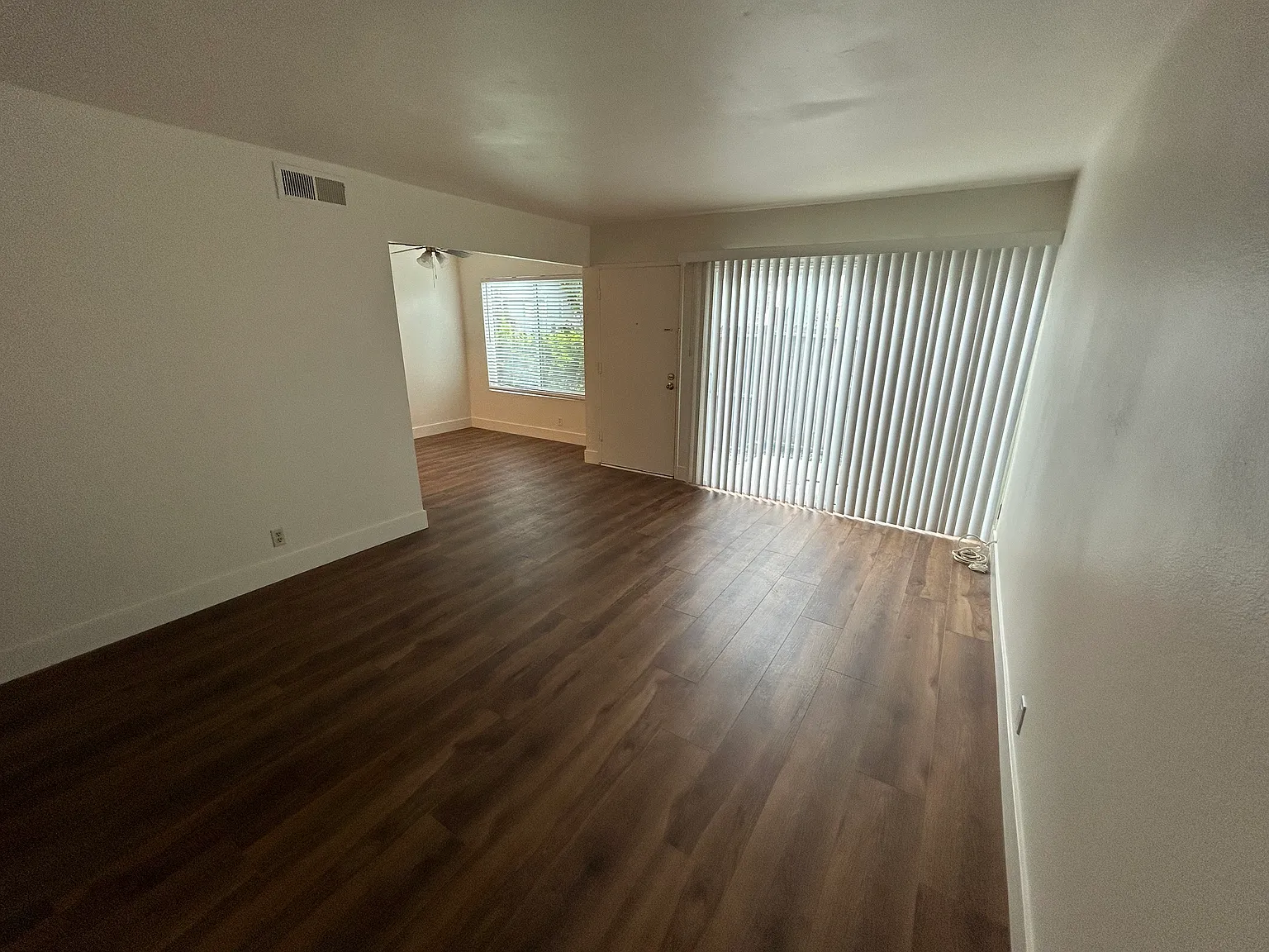 2 bed, 1.5 bath, 1000 sqft, $2,850 — Photo 2