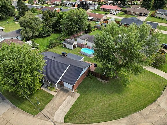 2nd image of 135 Seneca Cir