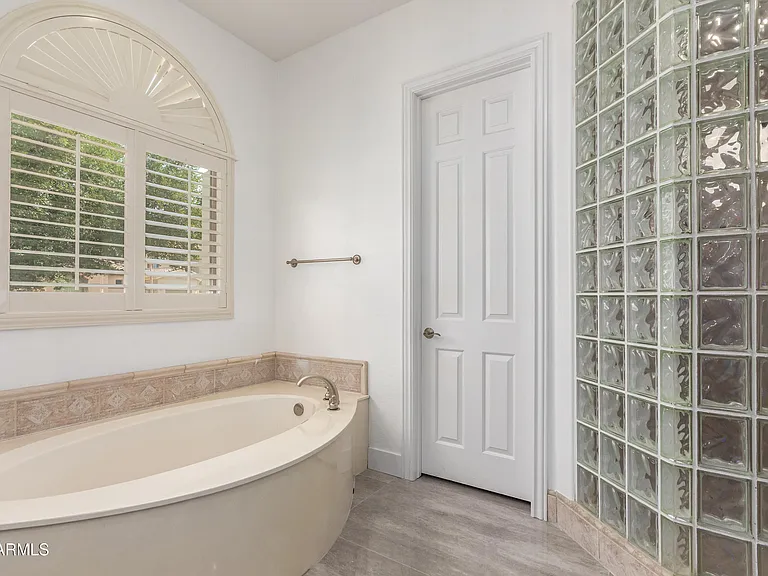 4711 E Buckboard Ct — Photo 24