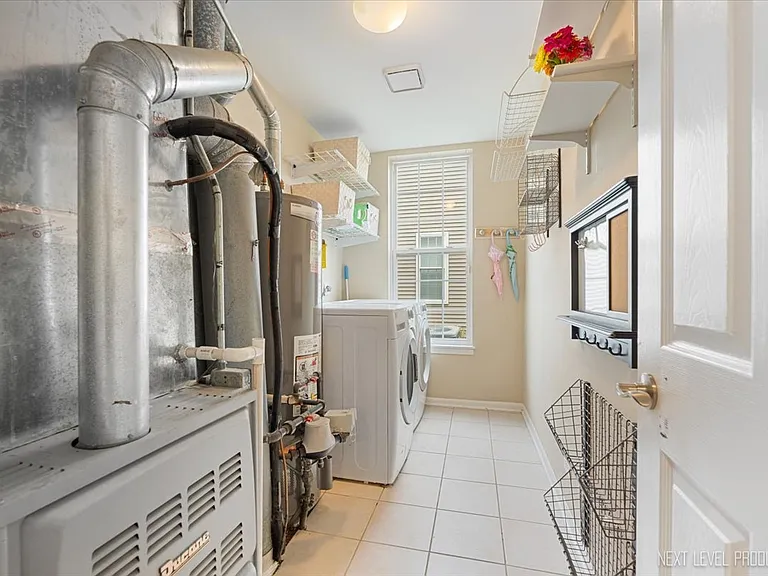 1677 Blackwell Ln — Photo 12