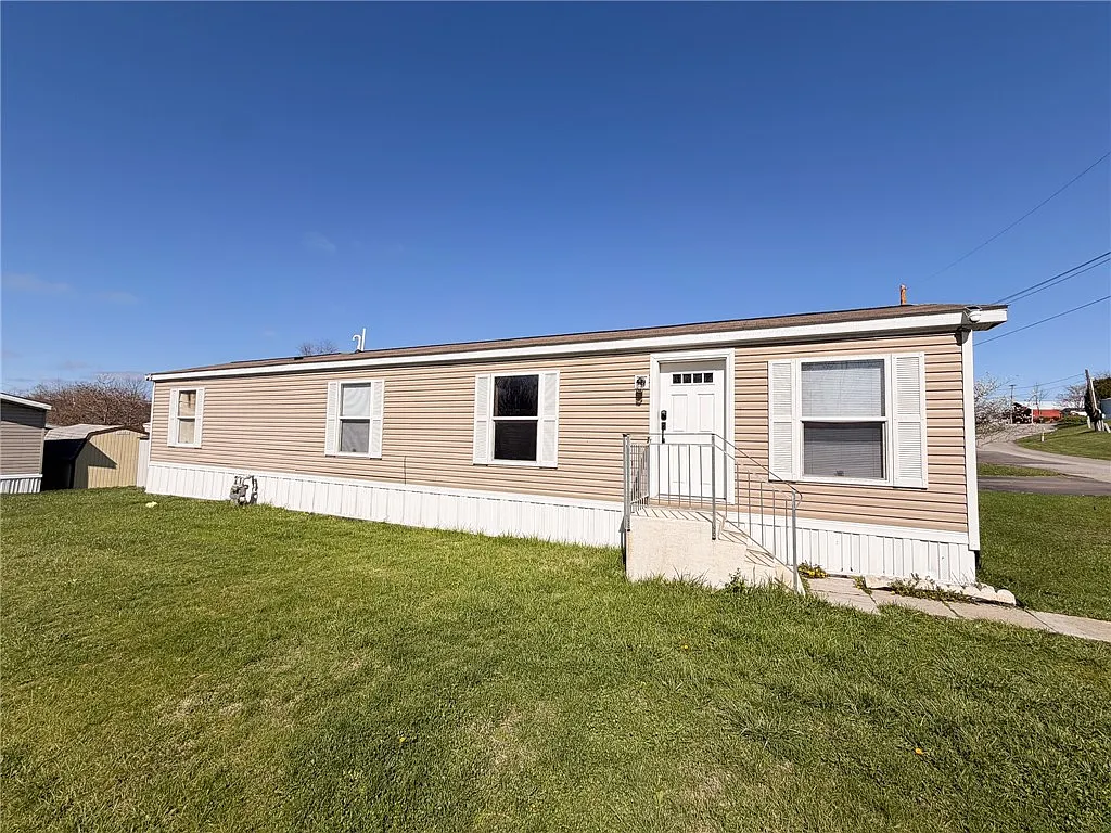422 Magnolia St photo 1