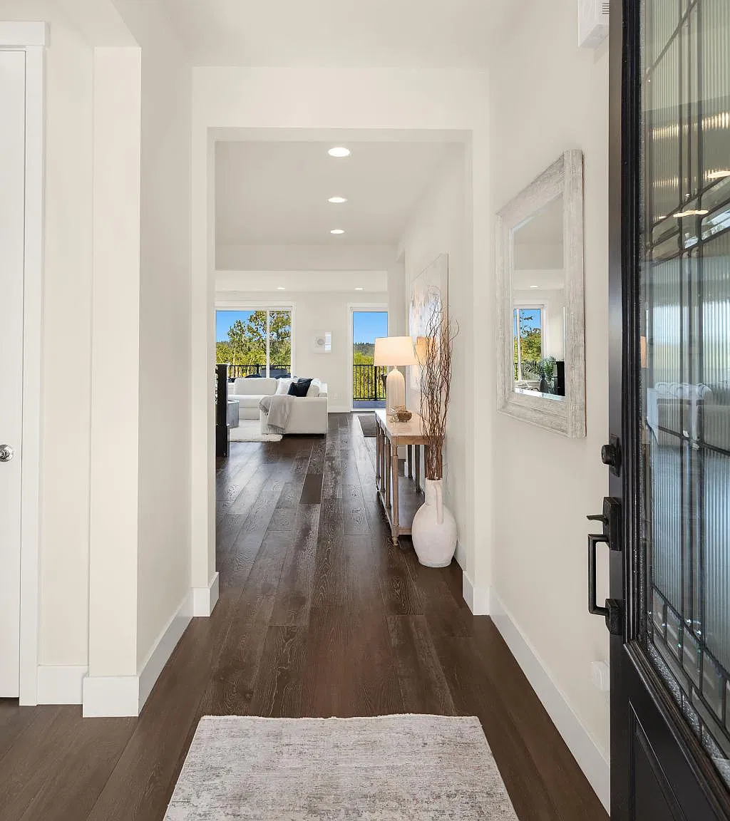 Elevated Kirkland Living w/ Sweeping Cascade Views - 5 bedrooms or more — Photo 2