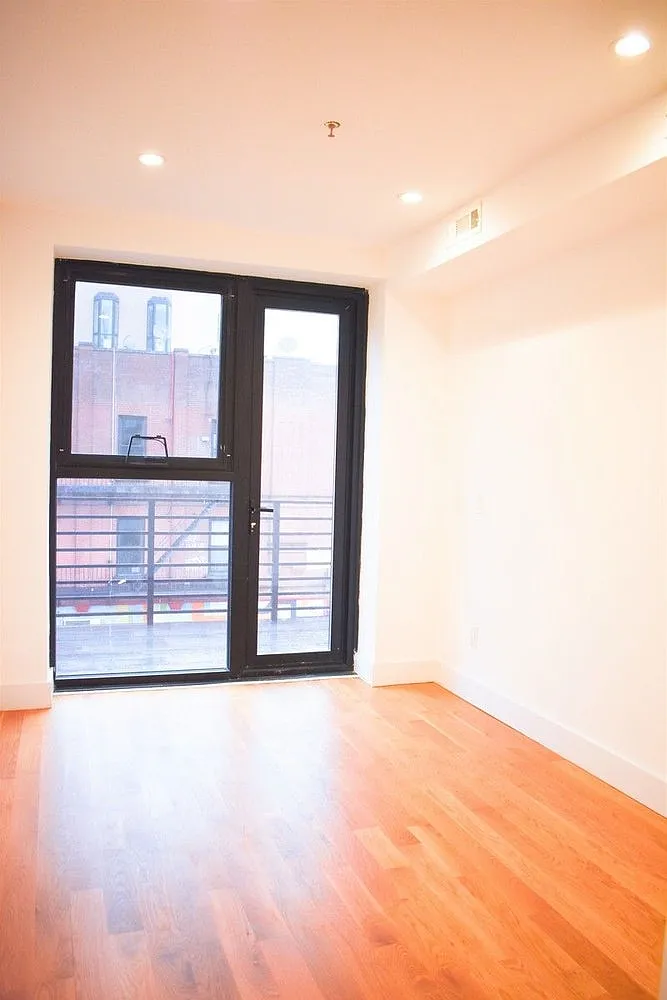 577 Lafayette Avenue — Photo 4