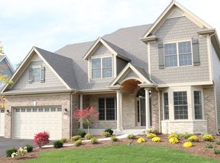 1992 Shenandoah Ln, St Charles, IL 60174