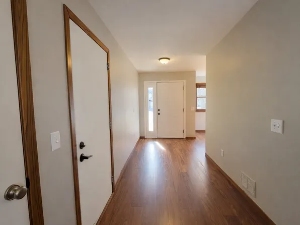 12000 Summerset Ln, Burnsville, MN 55337