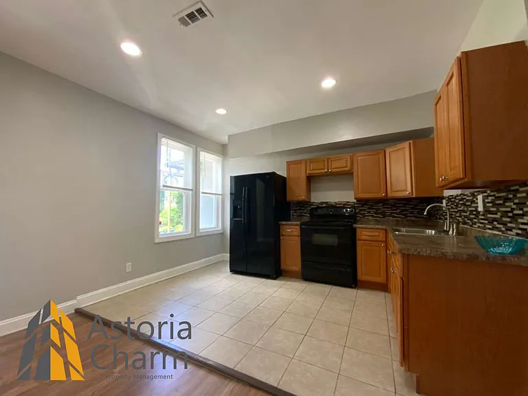730 N Edgewood St — Photo 11
