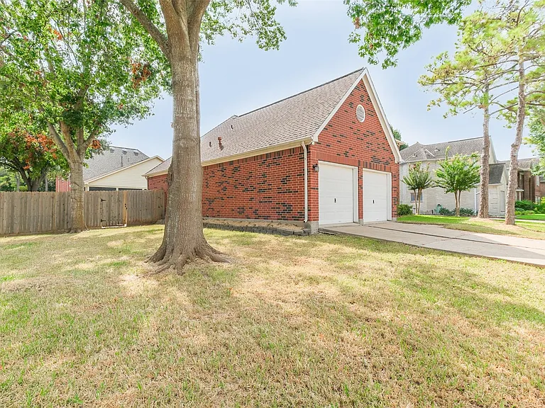 7603 Quintero Dr — Photo 6