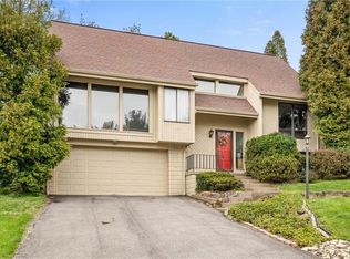 12 Bethany Dr, Pittsburgh, PA 15215