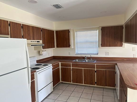 4th image of 106 SE 4th Pl #2B-2BA-1072SQFT