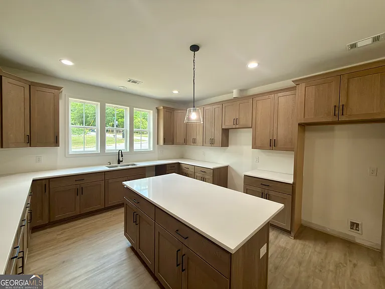 294 Moreland Ave — Photo 5