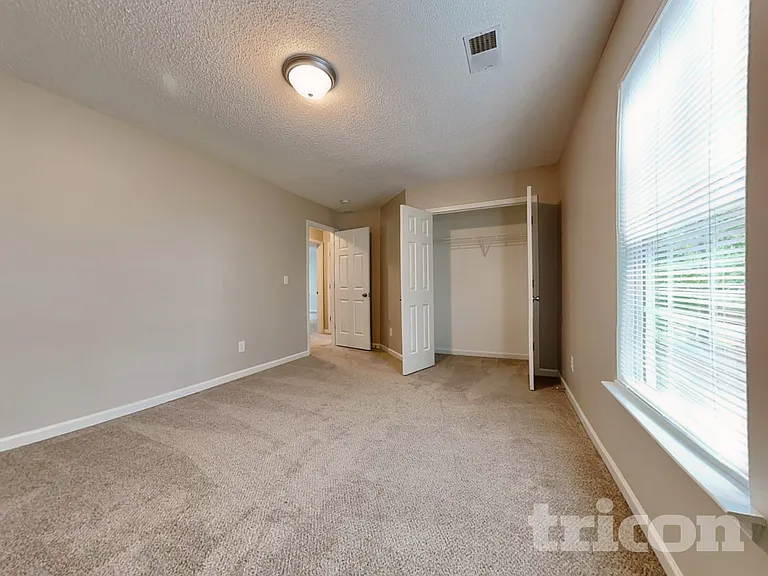 121 Eagle Pointe Dr — Photo 11
