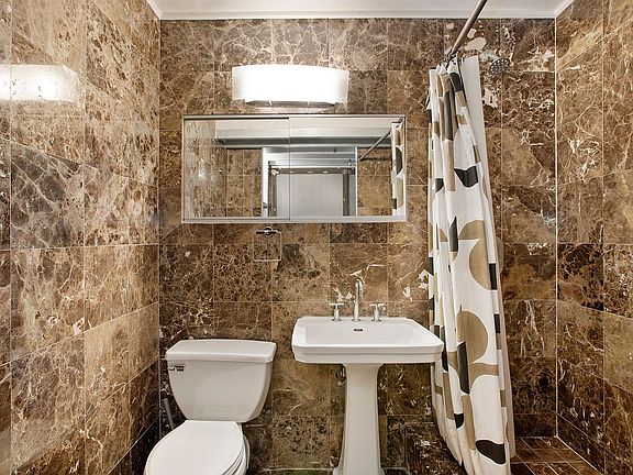 5th image of 250 Mercer St APT B604