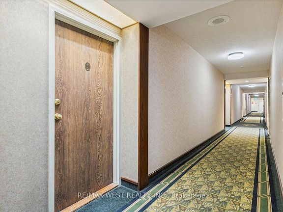 4th image of 26 Hanover Rd #905