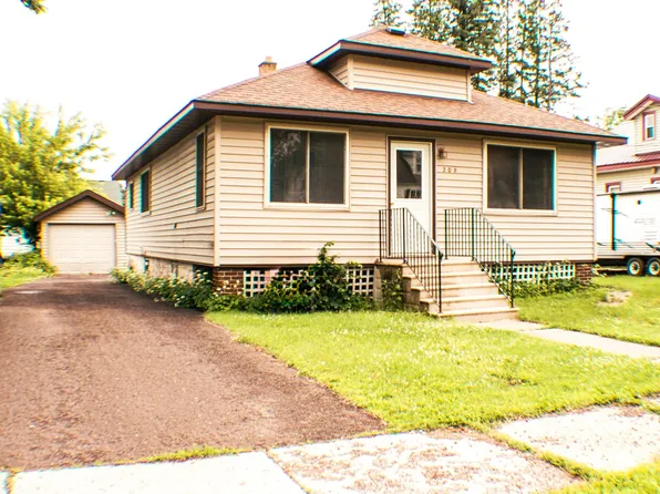 208 E Coolidge Ave, Ironwood, MI 49938