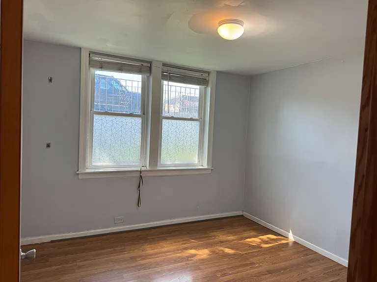 2616 S Hillock Ave #BASEMENT — Photo 3