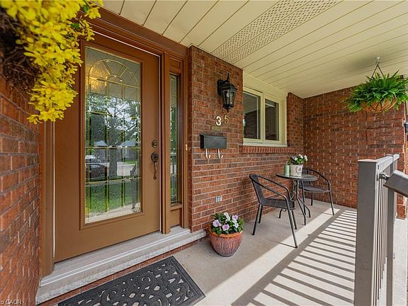 5th image of 35 Countryside Cres